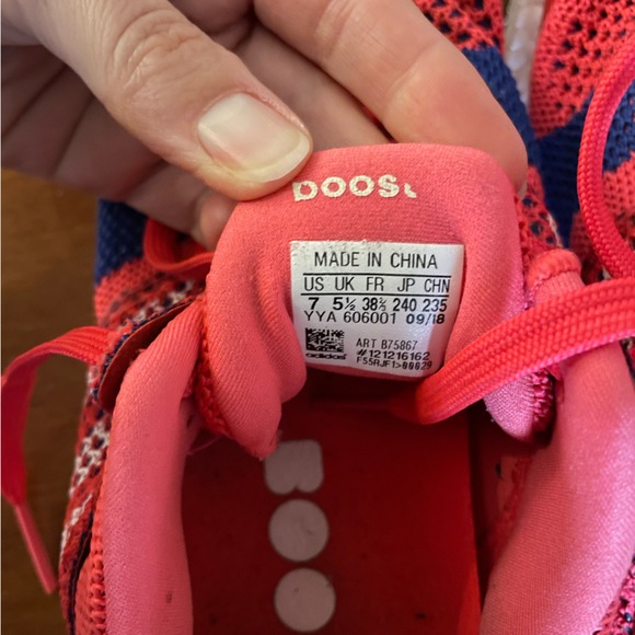 Adidas Ultra Boost running shoes - Picture 2 of 4